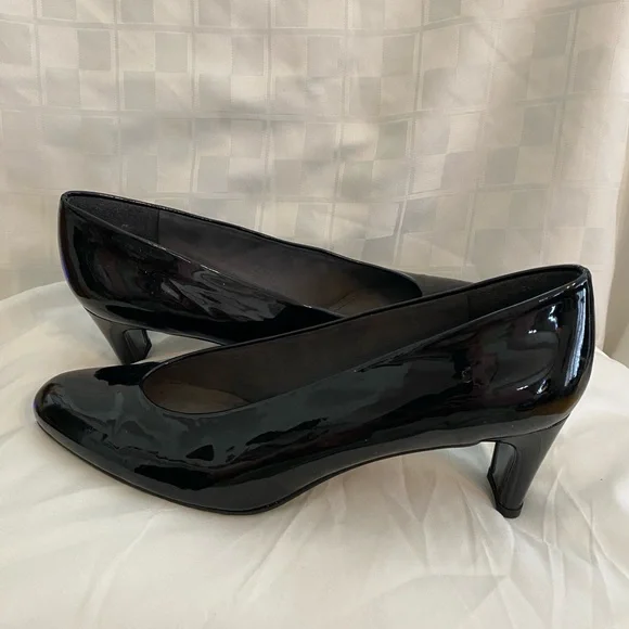 Stuart Weitzman Black Heels Patent Leather, Women’s Size 10M - Picture 2 of 15
